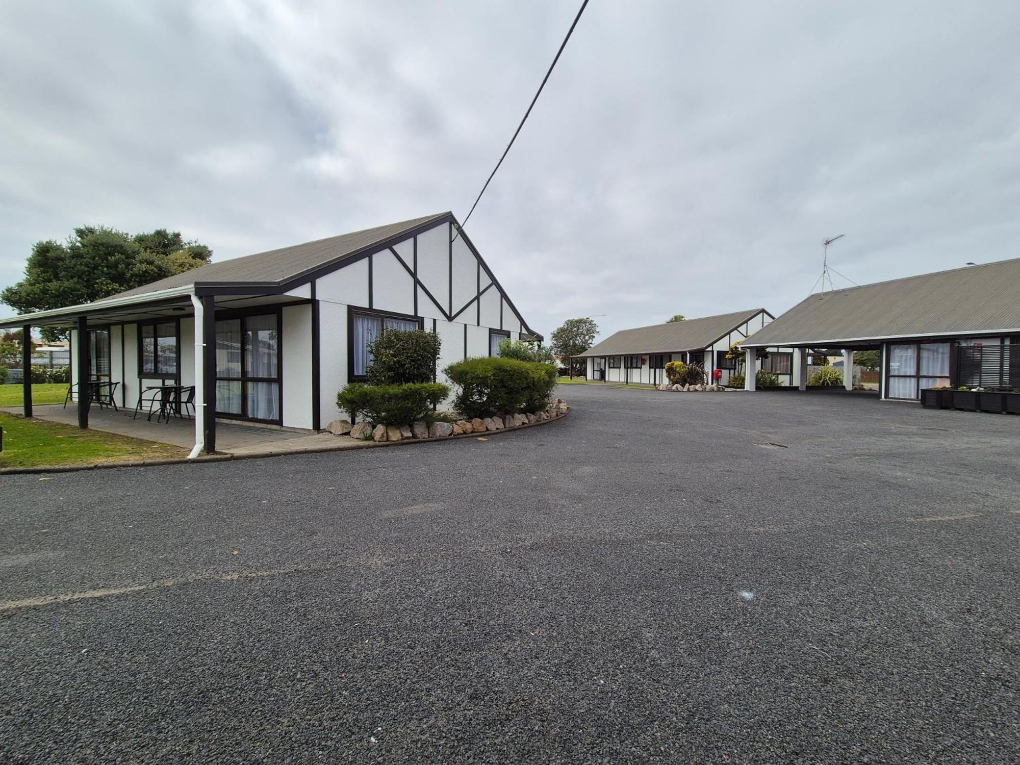 Magnolia Court Motel Опотікі Екстер'єр фото